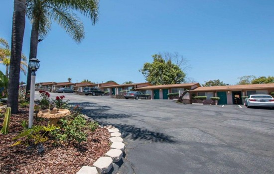 Welcome To The Rodeway Inn Fallbrook - Exterior View Of The Rooms