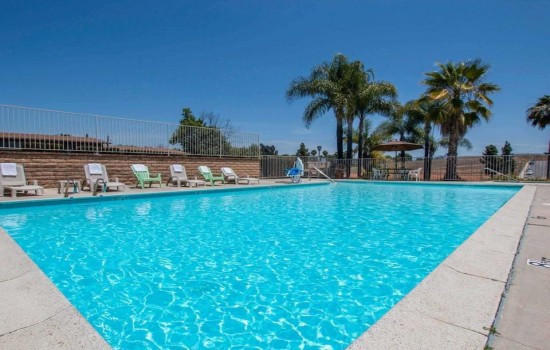 Welcome To The Rodeway Inn Fallbrook - Sparkling Outdoor Pool