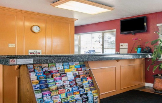 Welcome To The Rodeway Inn Fallbrook - Reception Desk